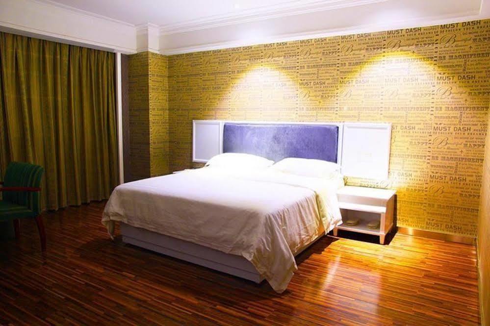 New Zhongxun Business Hotel 岳阳 外观 照片