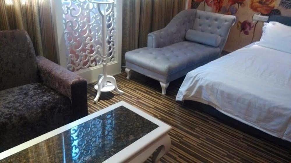 New Zhongxun Business Hotel 岳阳 外观 照片