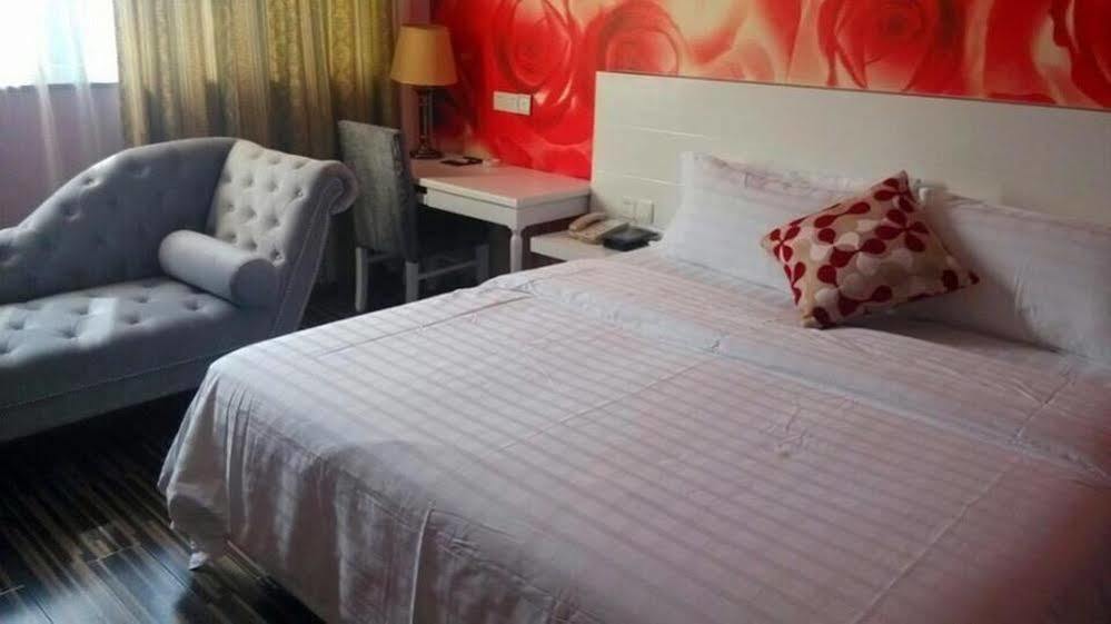 New Zhongxun Business Hotel 岳阳 外观 照片